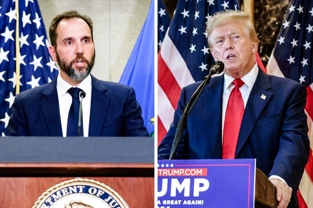 Trump Asks to Delay NY Case Sentencing, Citing New Jack Smith Indictment